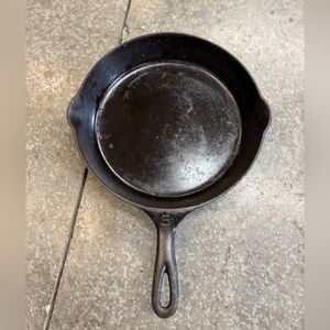 Vintage Griswold #8 Cast Iron Skillet – Large Block Logo – Erie PA – 10”